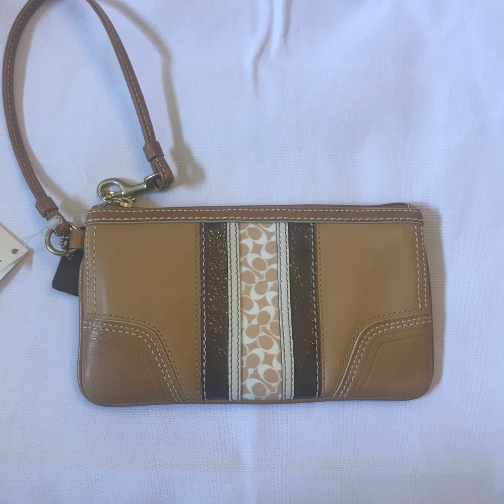 NWT Coach Tan Leather Wristlet